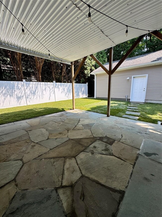 Building Photo - 1503 Rose Ln
