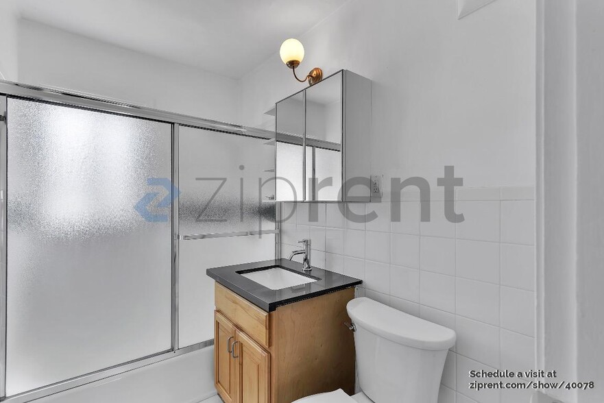 Building Photo - 1387 Goettingen St
