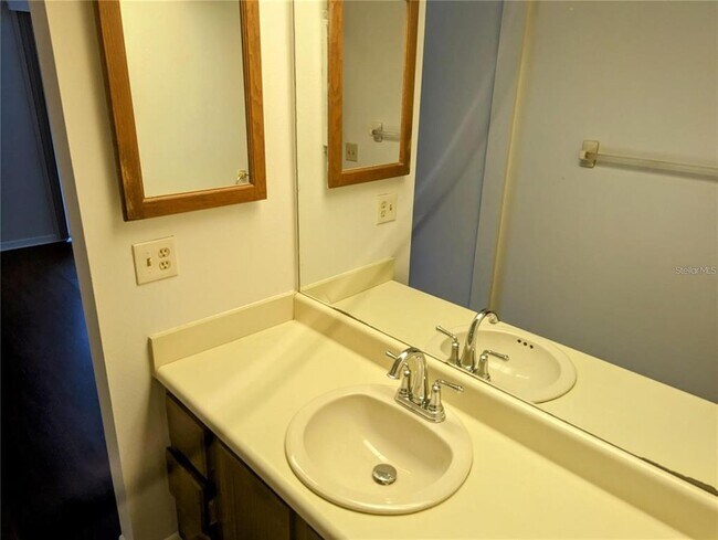 Building Photo - 5401 Bayshore Blvd