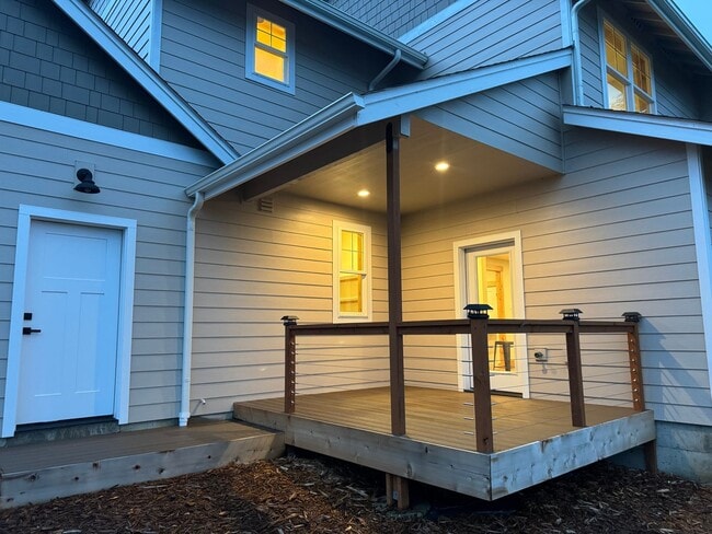 Building Photo - Brand New Private Bella Ridge 4 Bedroom 2.5 Bath Home Near Golf and Lewis & Clark Elementary School