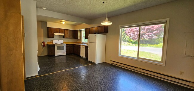 Building Photo - North Kitsap Home