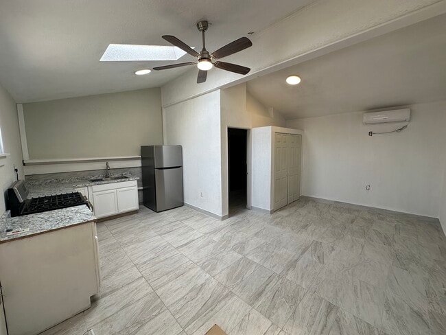 Building Photo - 1516 Lincoln Ave