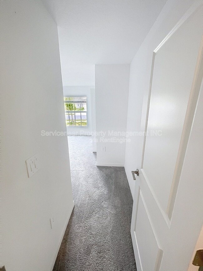 Building Photo - 8844 Bay Leaf Dr