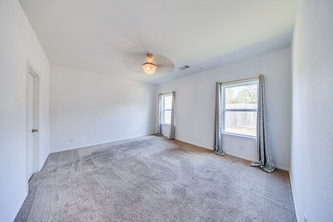 Building Photo - 18843 Cedar Birch Ln