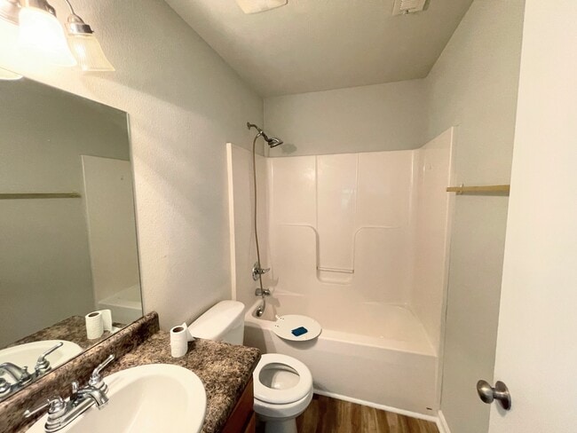 Building Photo - 118 Blackwell Ct