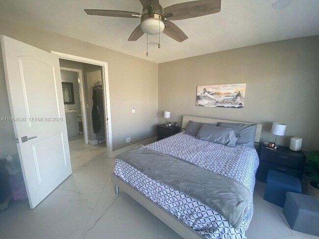 Building Photo - 100 Waterway Dr S