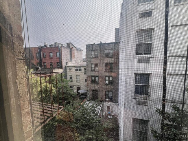 Primary Photo - 344 E 9th St