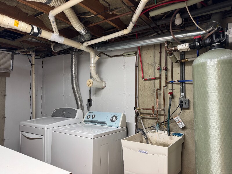 Building Photo - 1583 Highland Park Dr