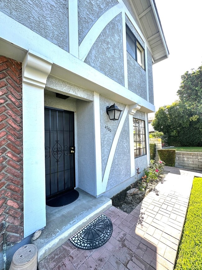Building Photo - 4280 Green Ave