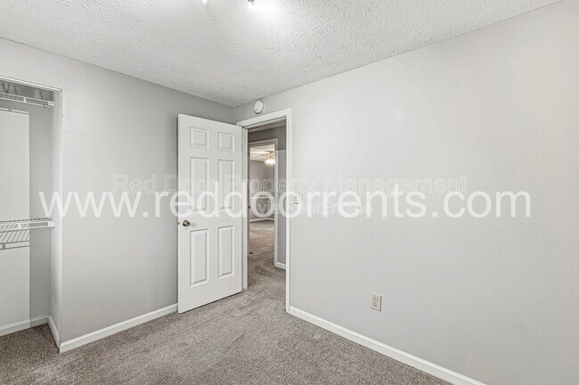 Building Photo - 8029 Cardinal Cove W