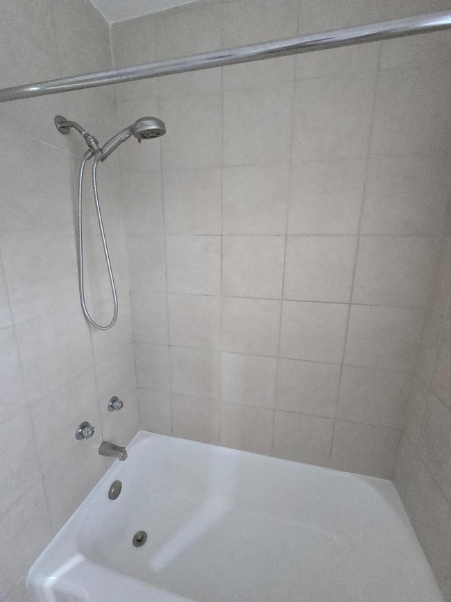 Building Photo - 732 North Terrace