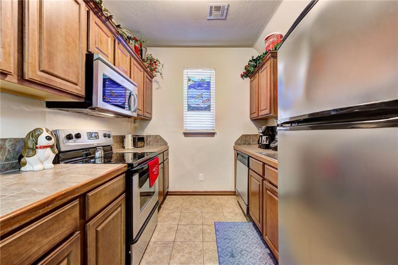 Building Photo - 1812 E Alameda St