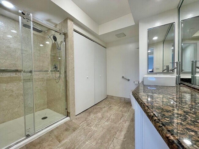 Building Photo - 20281 E Country Club Dr