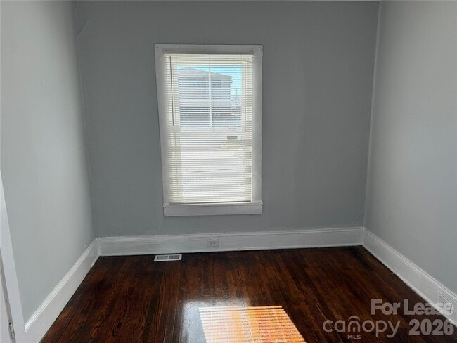 Building Photo - 1500 Allen St