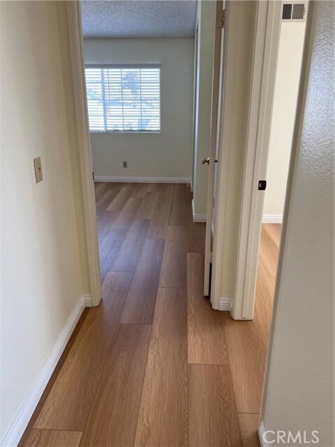 Building Photo - 2800 Plaza del Amo