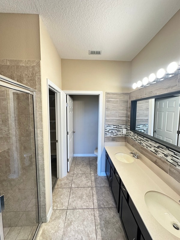 Building Photo - 2412 Seven Oaks Dr