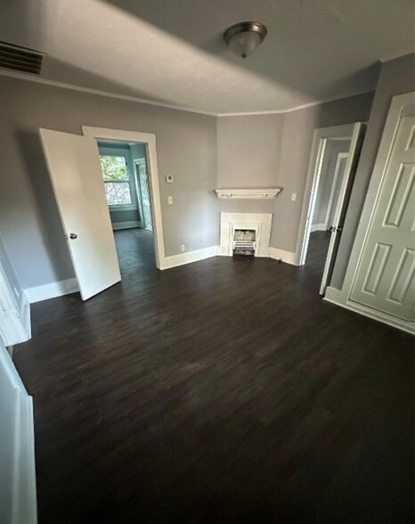 Building Photo - 525 5th St