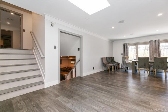 Building Photo - 22 Olive St