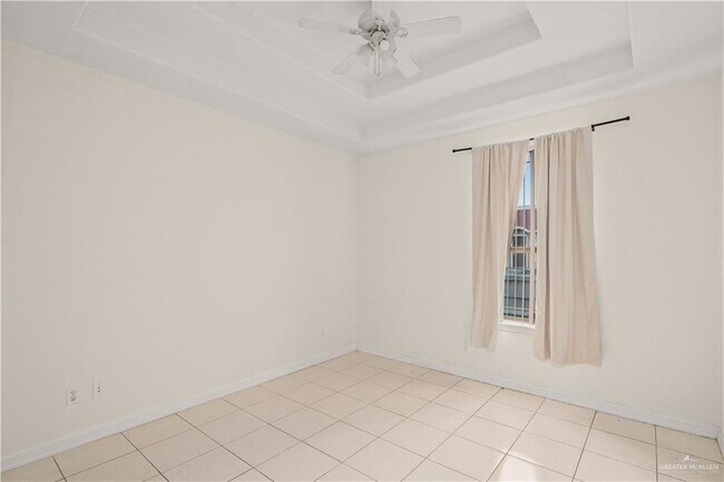 Building Photo - 3036 Scottland Dr