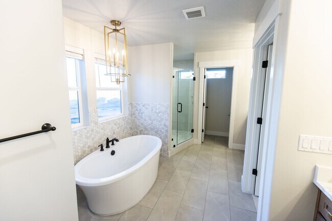 Building Photo - 1148 N Highpass Dr