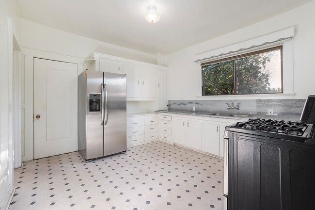 Building Photo - 1612 Gould Ct