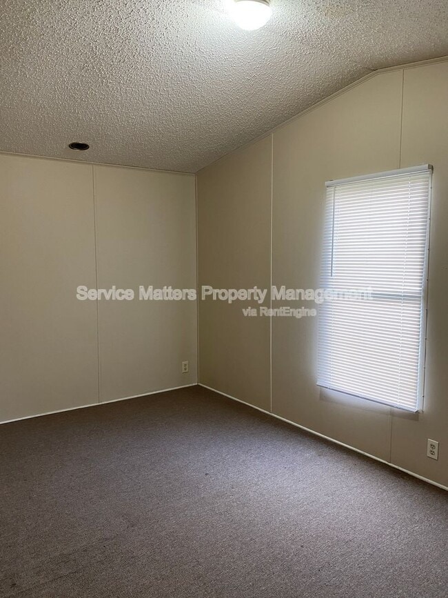 Building Photo - 4021 Thomas St