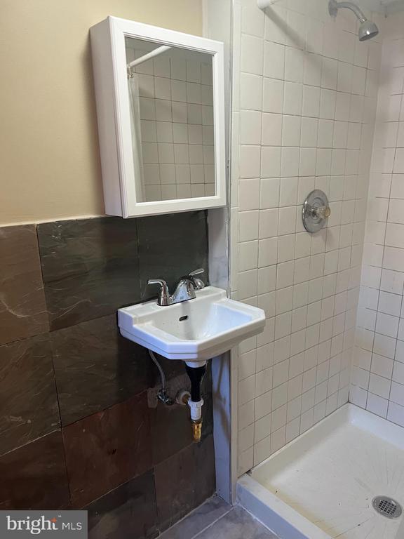 Building Photo - 3340 Cottman Ave