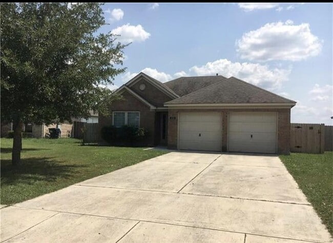 Building Photo - 231 Winter St