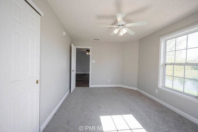 Building Photo - Charming 3-Bedroom Home with 2.5 Baths - Greenfield, IN!