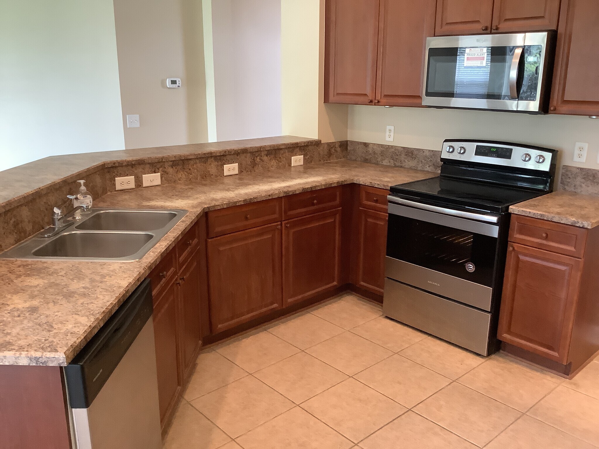 Building Photo - 937 E Terranova Way