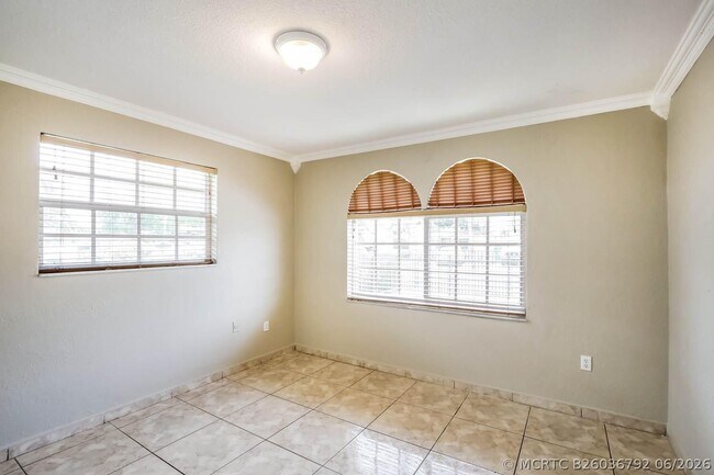 Building Photo - 6545 SW 29th St