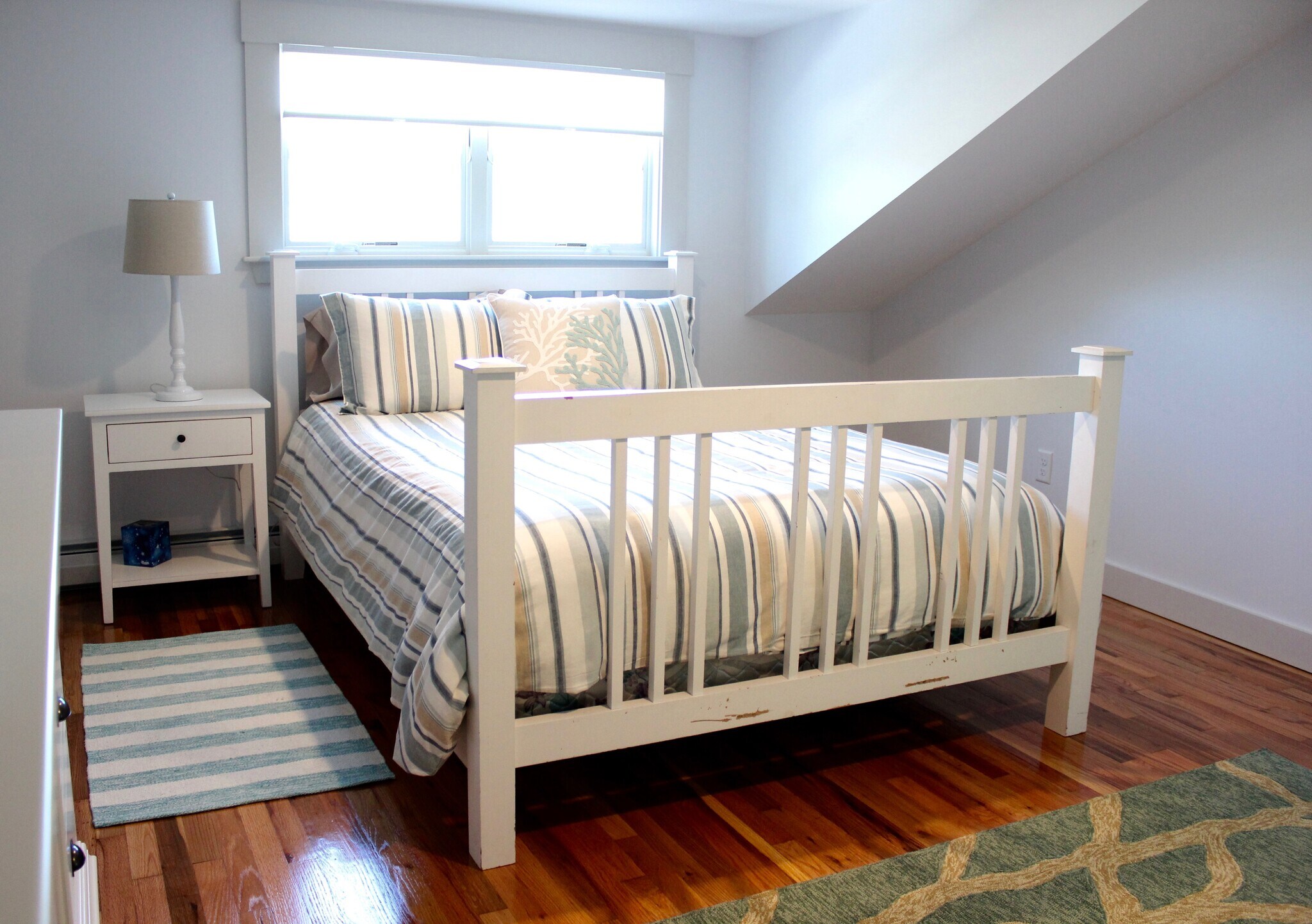 2nd floor Queen bedroom - 740R Washington St