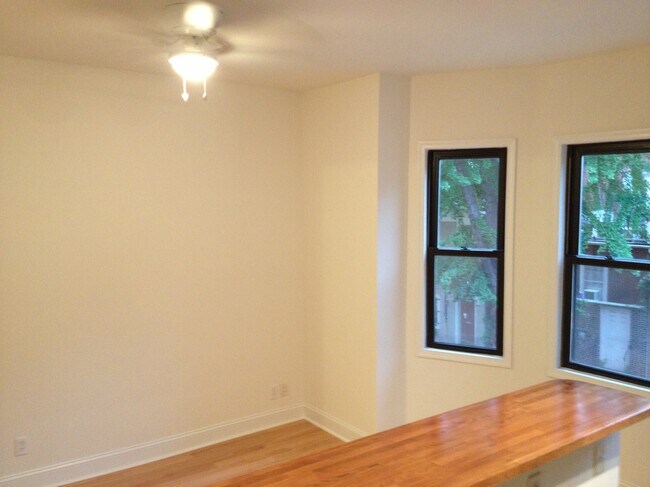 Building Photo - 1020 Pine St