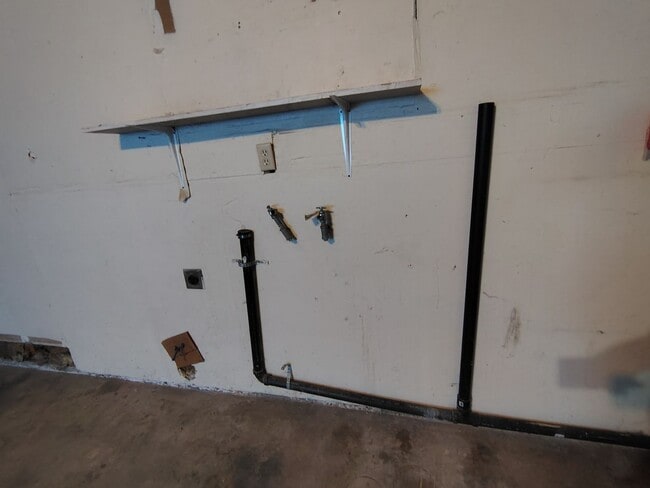 Building Photo - 1136 Cambridge Ct