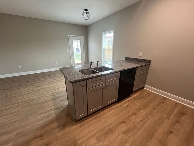 Building Photo - Newly built in Jacksonville