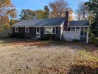 Building Photo - 6 Cove Rd