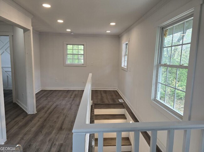 Building Photo - 1895 Stockton St