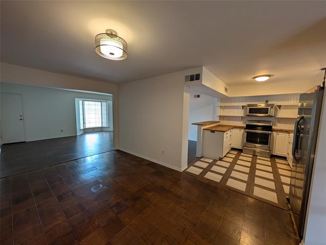 Building Photo - 4715 Skillman St