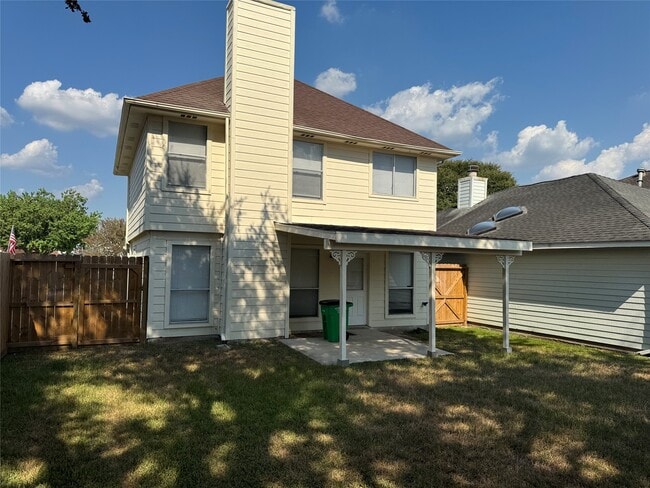 Building Photo - 18131 Beaverdell Dr