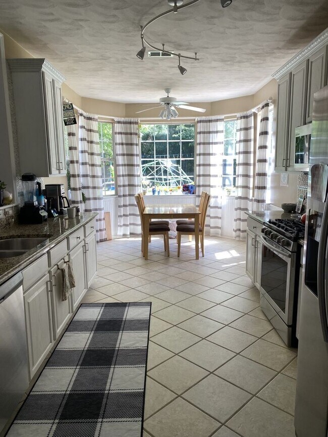 Building Photo - 2544 Penshurst Way