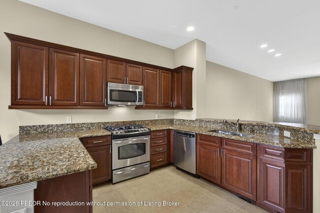 Building Photo - 803 del Sol Cir