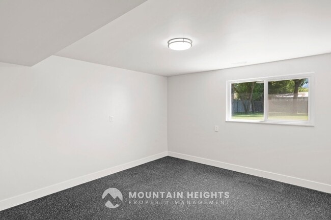 Building Photo - 710 E 12500 S