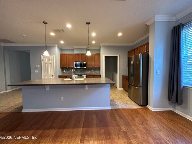 Building Photo - 12173 Hatherden Ct