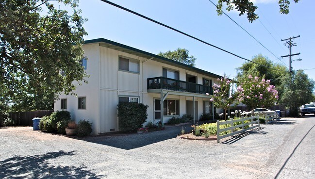 Primary Photo - 731 Donald St