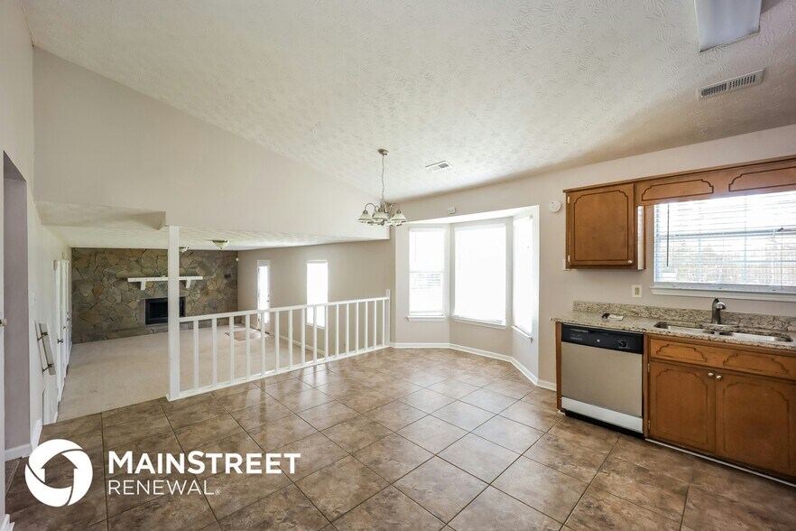 Building Photo - 10870 Morning Dove Ct