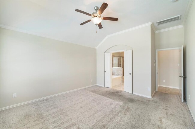 Building Photo - 16602 Highland Country Dr