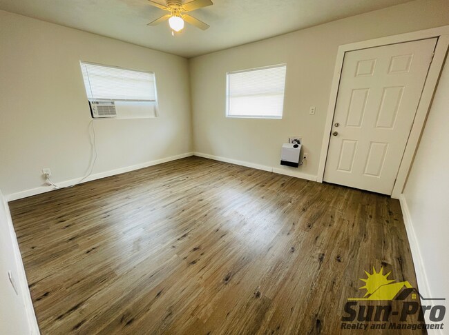 Building Photo - 708 Georgia St