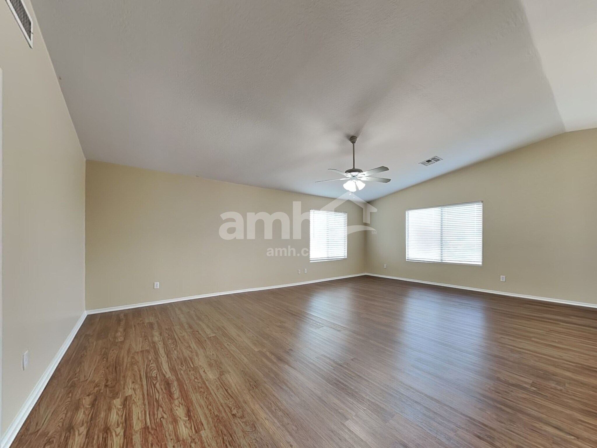 Building Photo - 1843 S 105th Dr