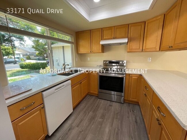 Building Photo - 33171 Quail Dr