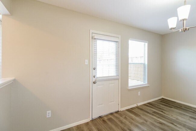 Building Photo - 11802 Alex Ln